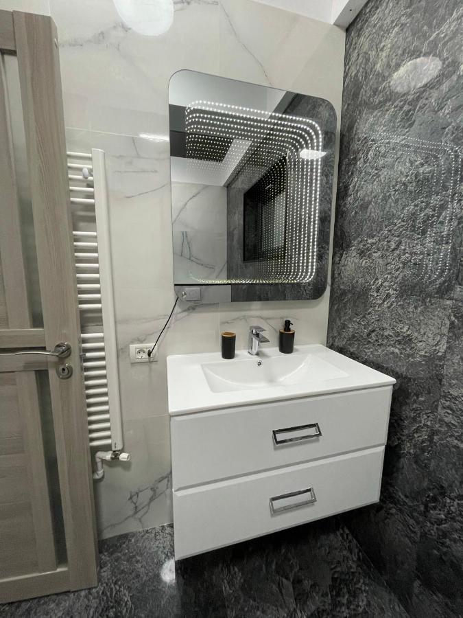 First Line Sea Apartment Năvodari Екстериор снимка